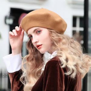 Warm beret hat for women