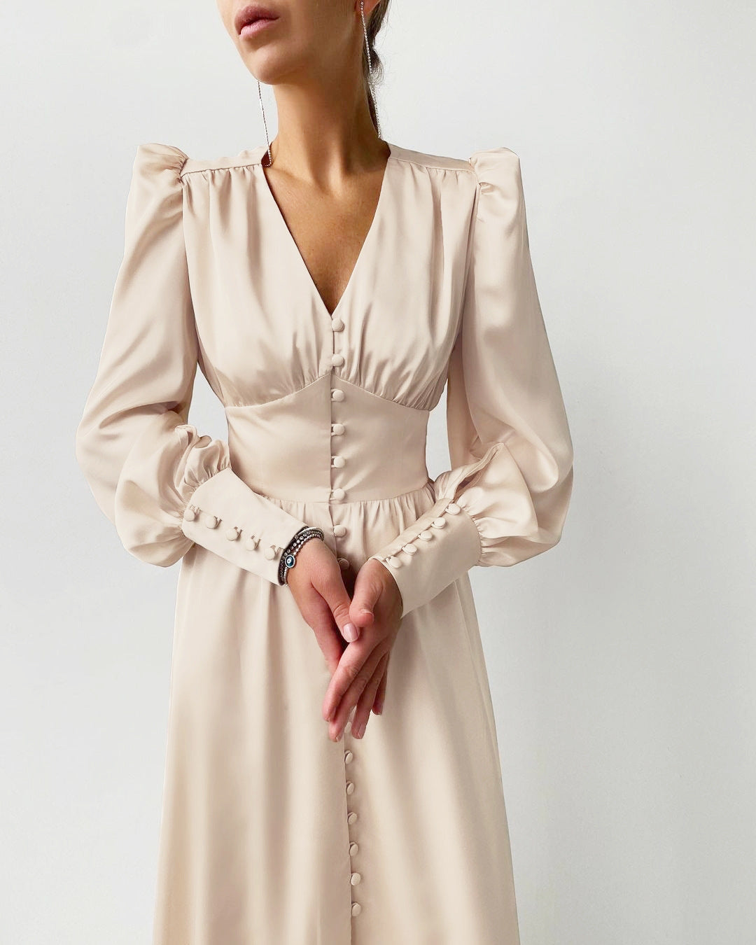 Elegant satin lantern sleeve dress - Image 2