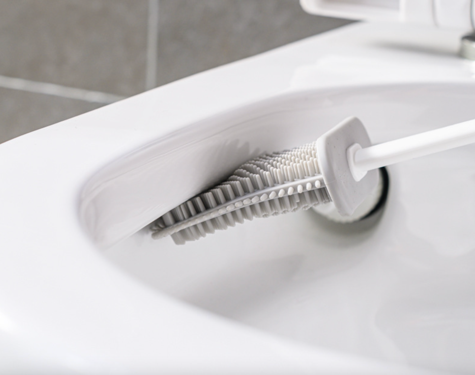 2 in 1 silicone toilet brush & cleaning brush set - Image 8