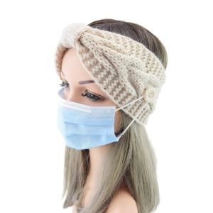 Warm knitted hairband with buttons