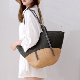 Casual woven beach bag