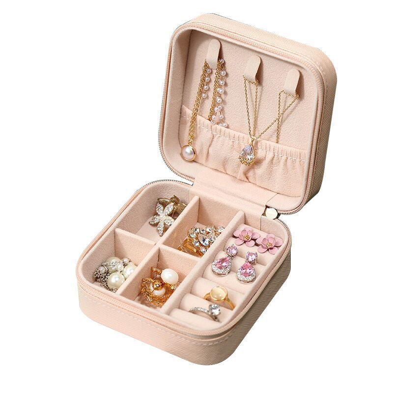 Portable jewelry storage box