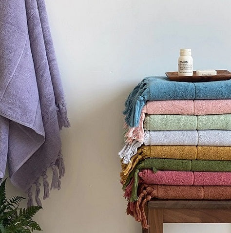 Cotton bath towel with tassels