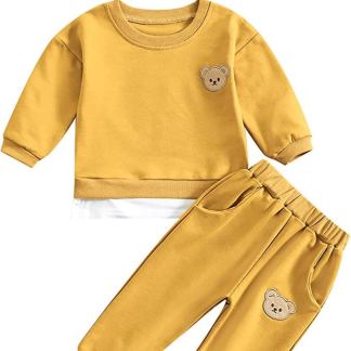 Casual kid's bear sweatsuit