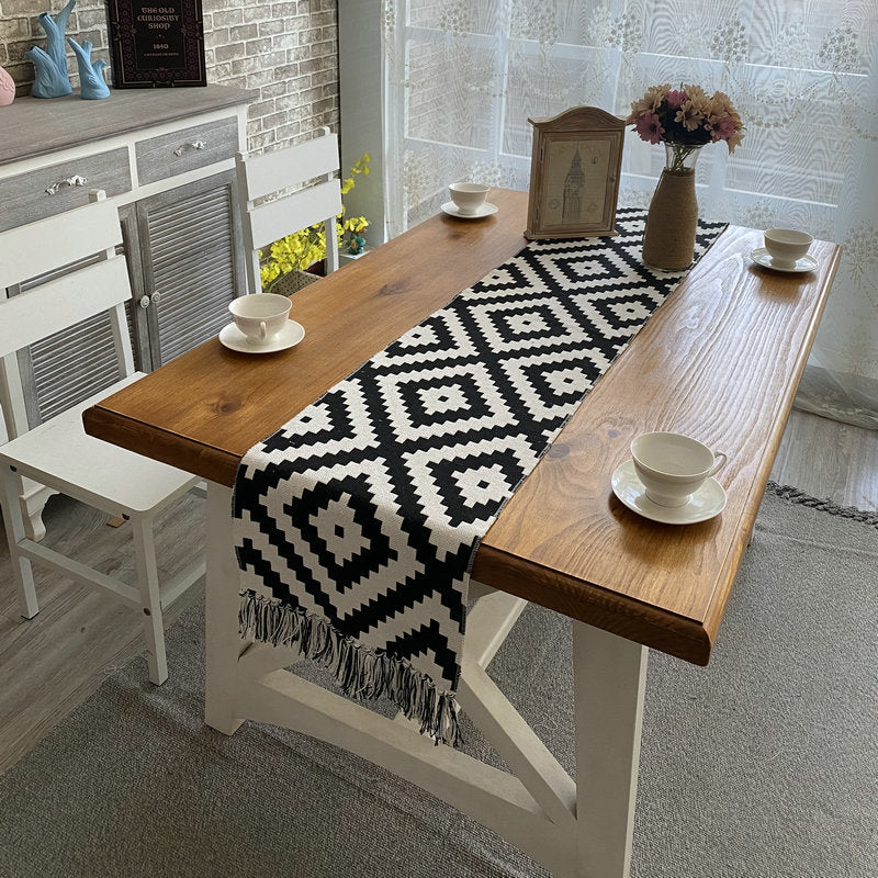 Table runner with tassels
