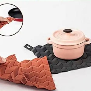 Heat resistant square silicone kitchen mat