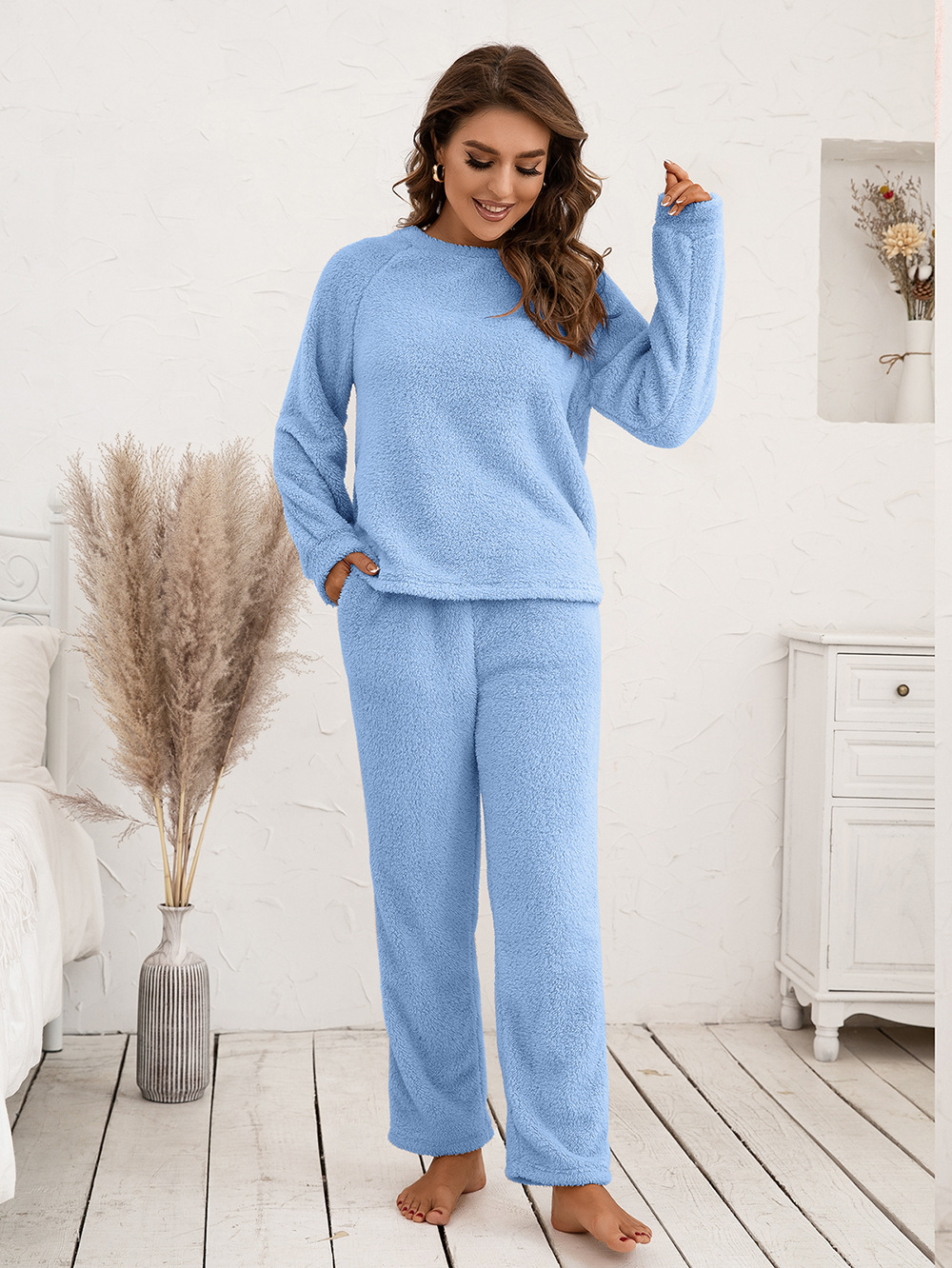 Fleecy warm women's home-wear set - Image 12