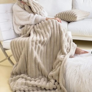 Warm fleecy sofa throw blanket