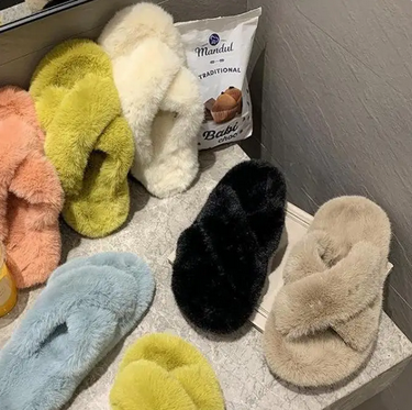 Faux fur fluffy slippers for women - ivory - Image 3