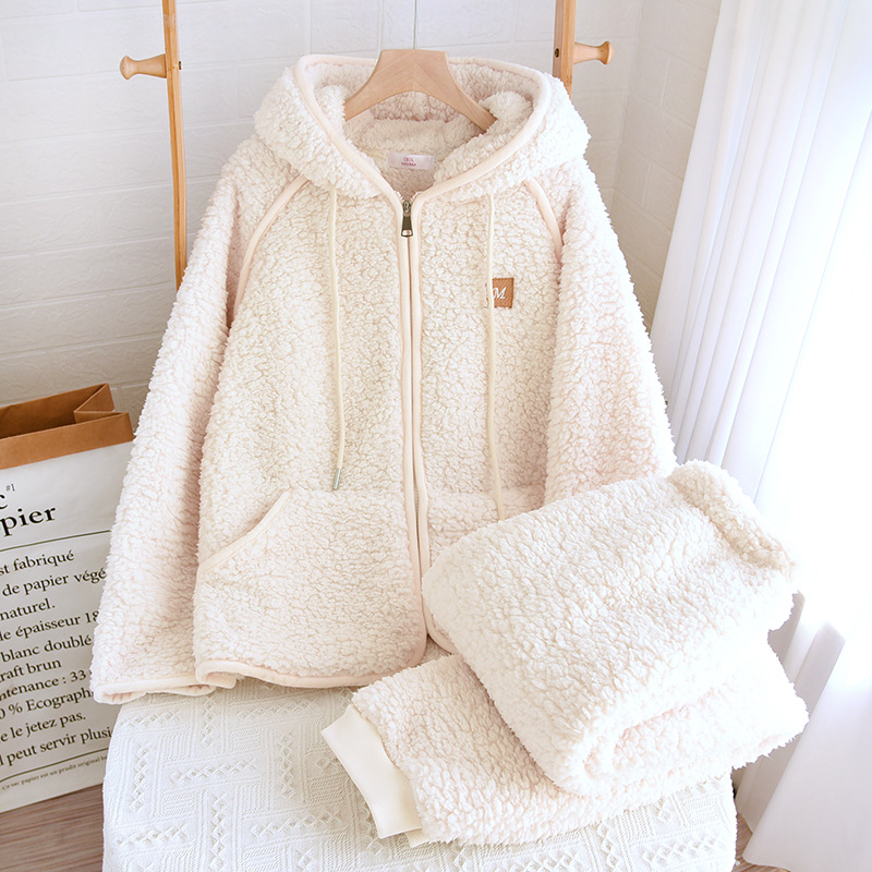 Warm and fuzzy unisex homewear set - Image 3
