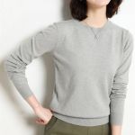 Round neck women's knitwear