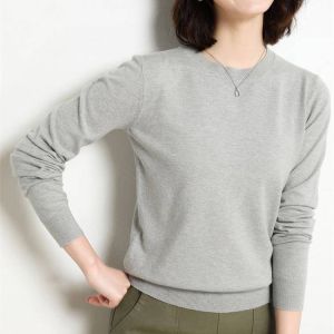 Round neck women's knitwear