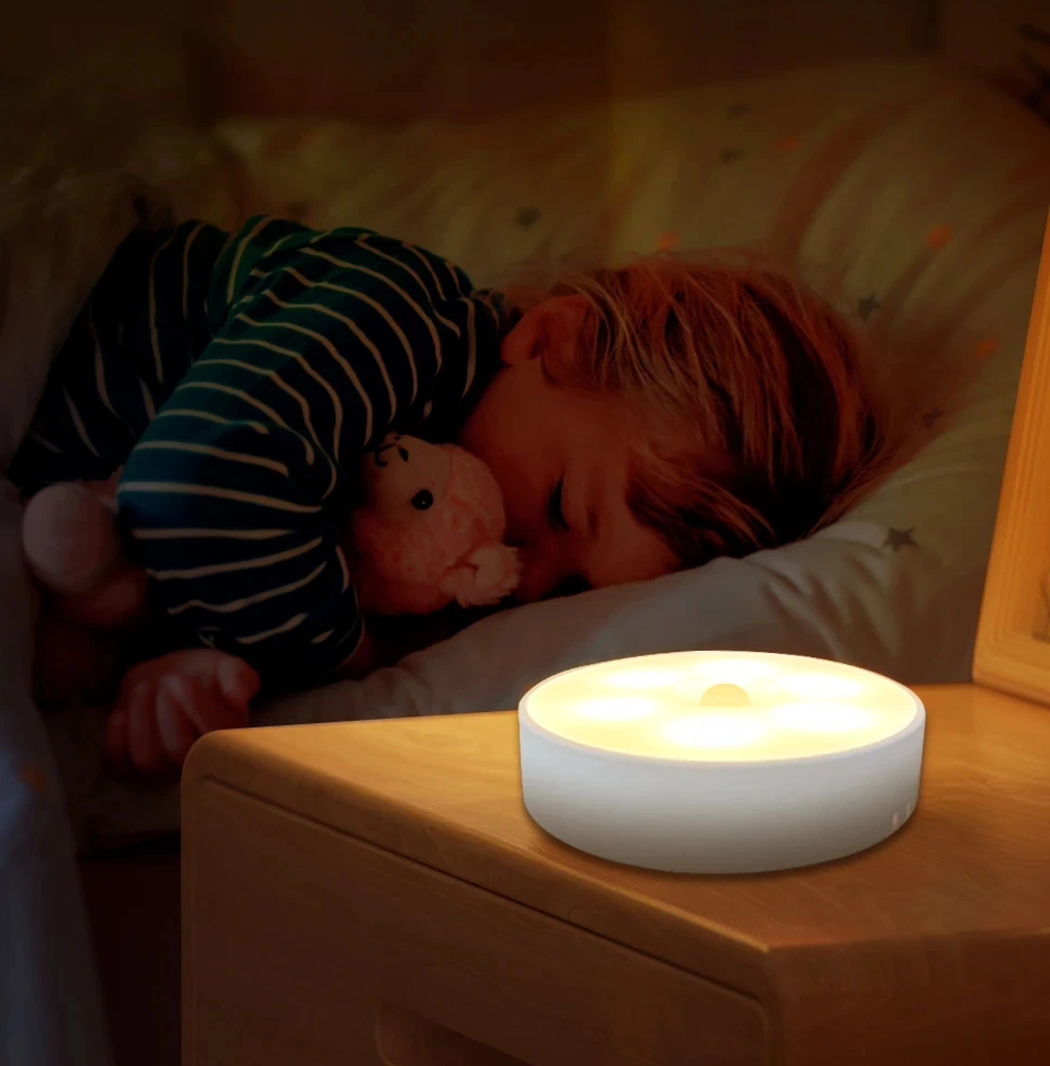 Rechargeable LED motion sensor night light - Image 5