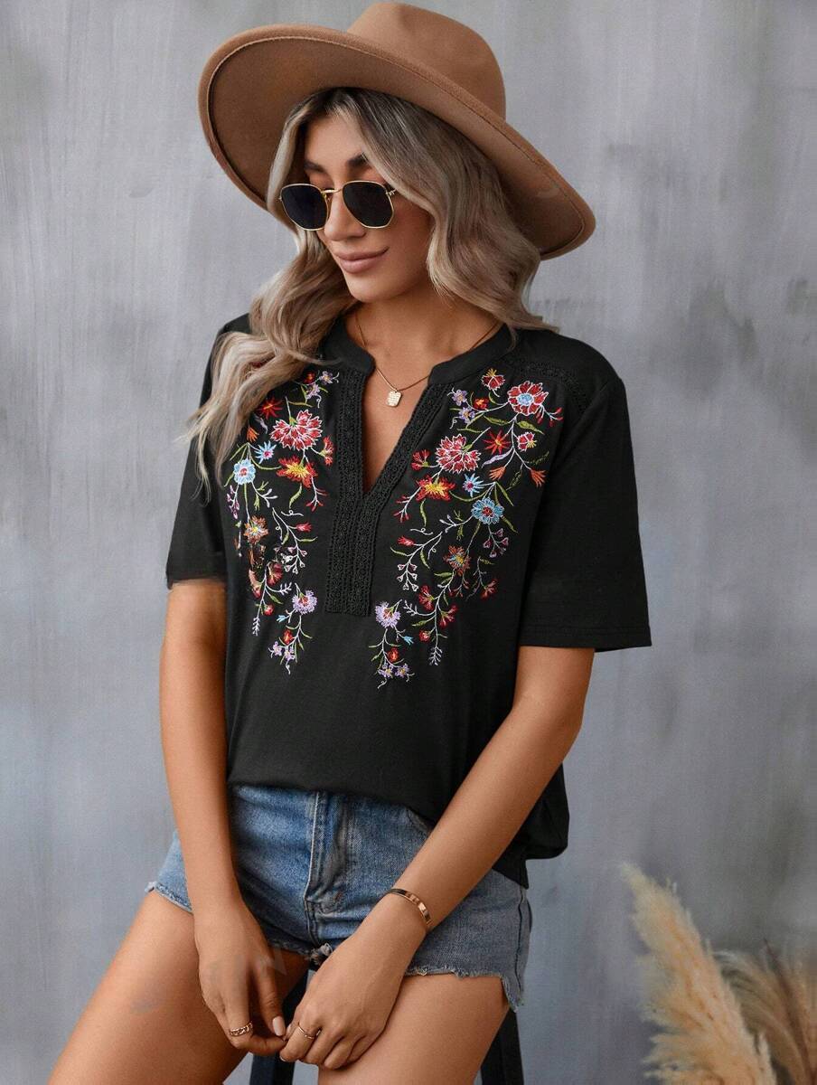 V-neck embroidered women's top - Image 10