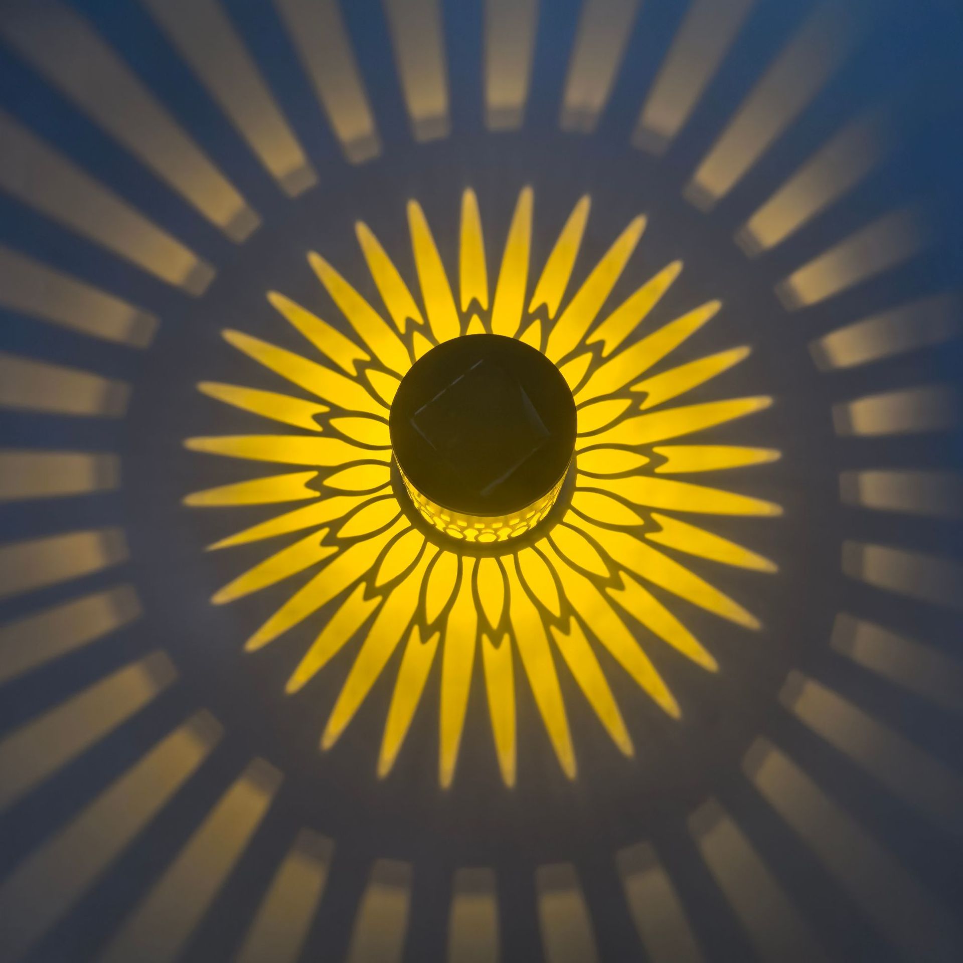Solar powered decorative Mandala wall light - Image 13