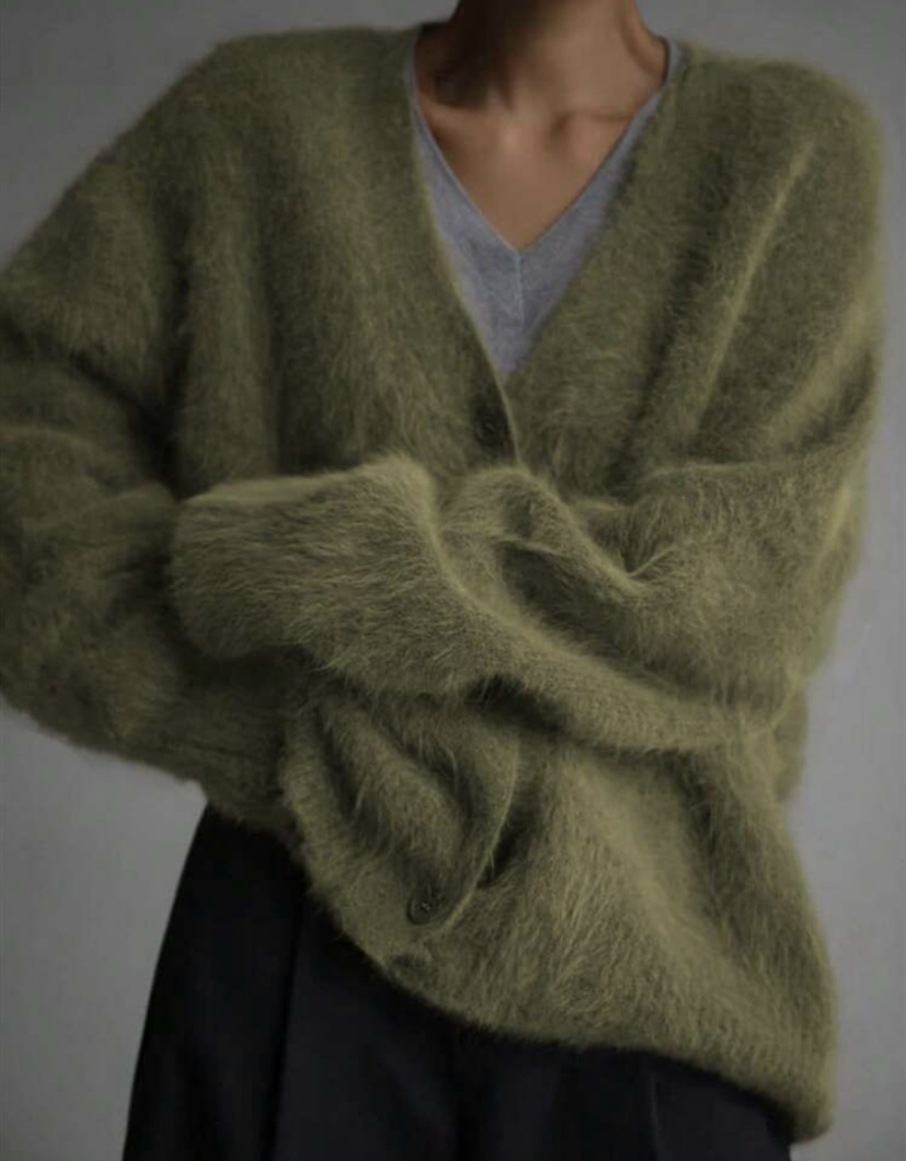Relaxed fit fuzzy women's cardigan - Image 18