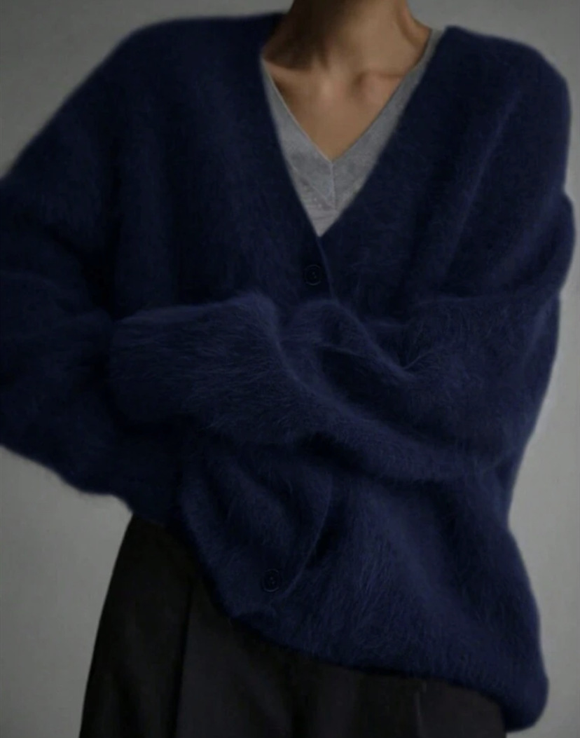 Relaxed fit fuzzy women's cardigan - Image 24