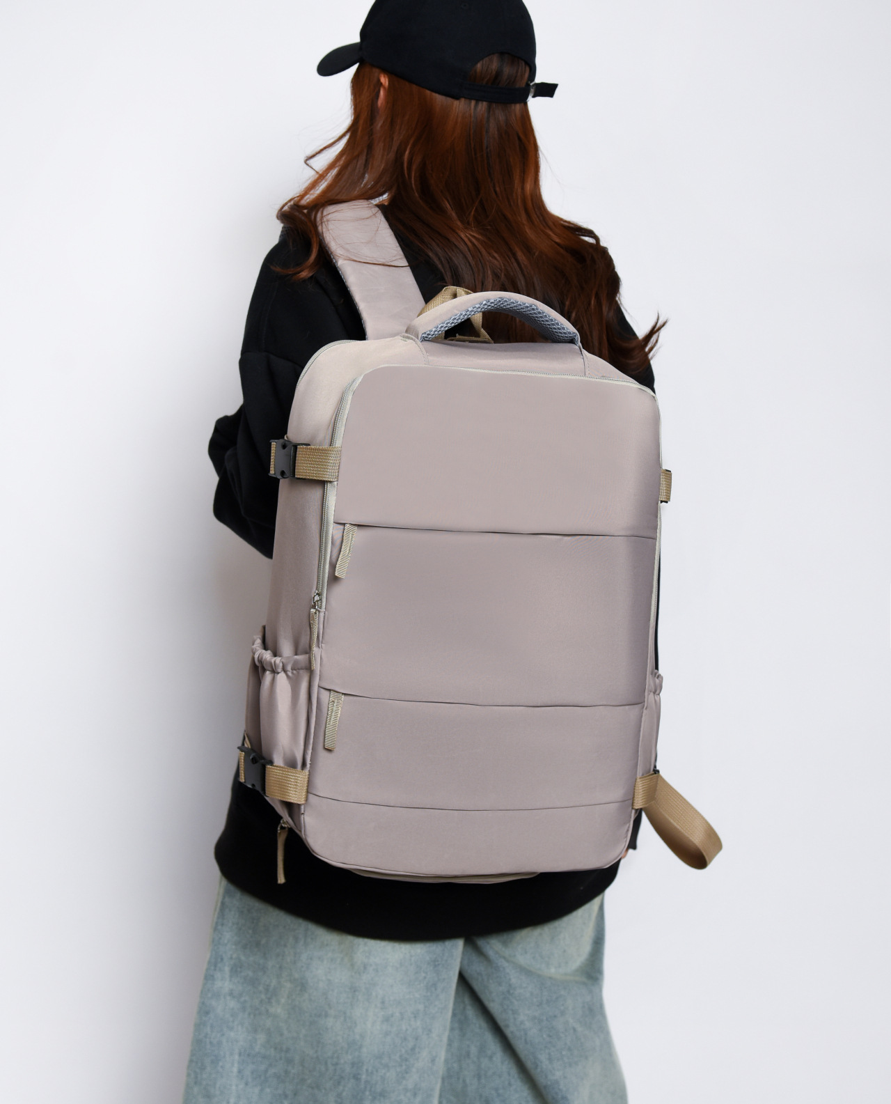 Large capacity travel backpack - Image 10