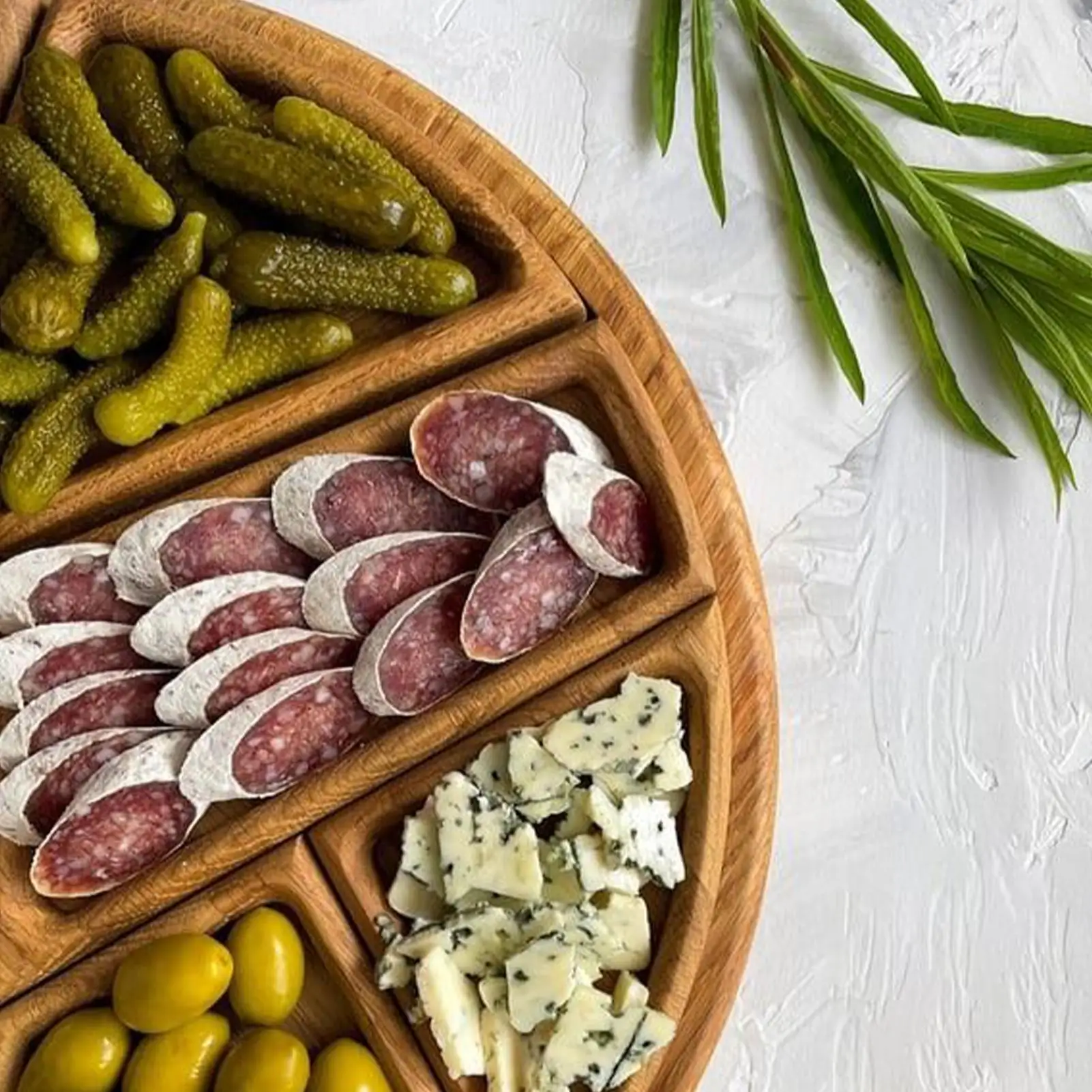 Wooden party food tray - Image 8