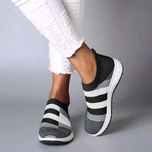 Casual lightweight knitted sneakers
