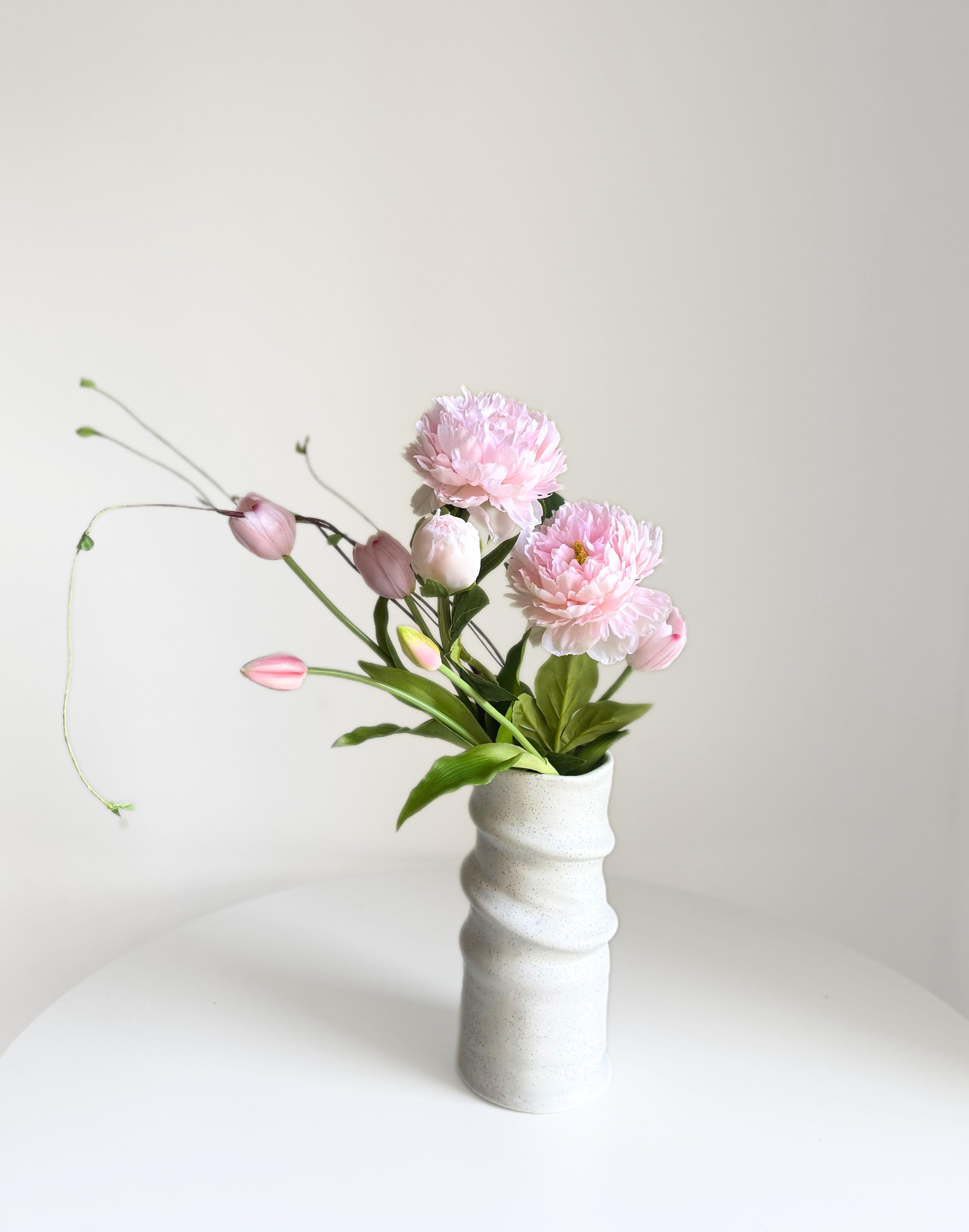 Peony and tulips spring bouquet - Image 7
