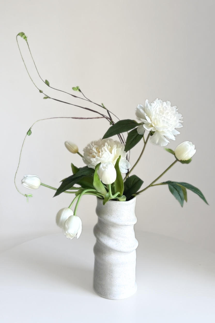 Peony and tulips spring bouquet - Image 4