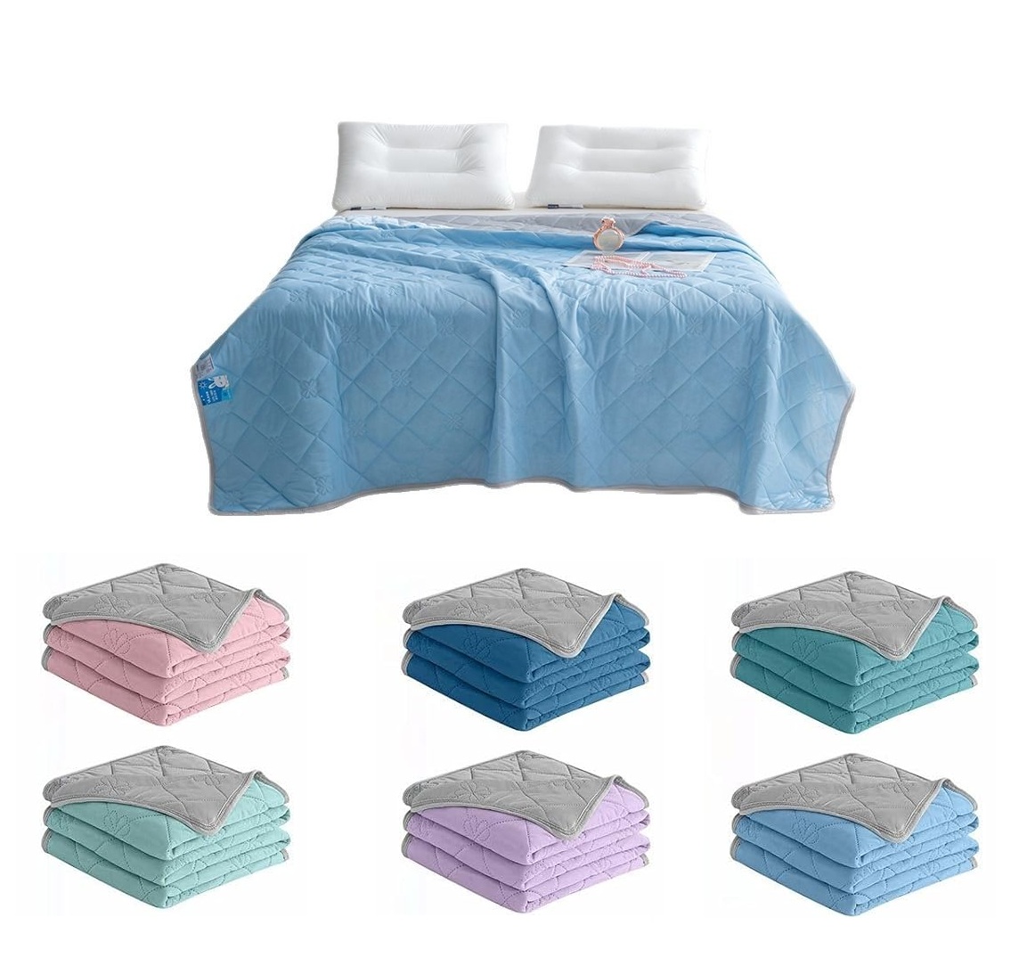 Lightweight reversible summer blanket